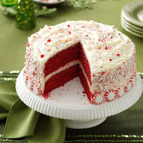 This beautiful japanese cake featuresstrawberries in fluffy whipped cream, all surrounded by a light, airy sponge. Christmas Bundt Cake Decorating Ideas / Easter Chocolate Bundt Cake : 15 pictures of unusual ...