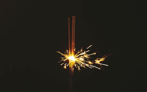 Download Wallpaper 3840x2400 Sparkler Sparks Glow Black 4k Ultra Hd