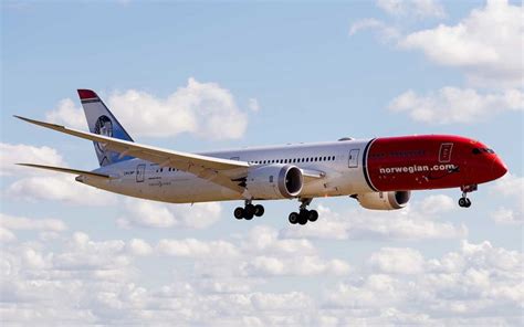 If you're a member of our loyalty programme, norwegian reward, you'll earn cashpoints every time. Norwegian Air's New Co-Branded Credit Card with Mastercard Has Tons of Perks | Norwegian air ...