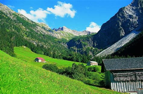 Unsere gaststube und urige alte stube laden sowohl im sommer als wie auch im winter zum einkehren und verweilen ein. Gaisalpe und Gaisalpsee | Planetoutdoor