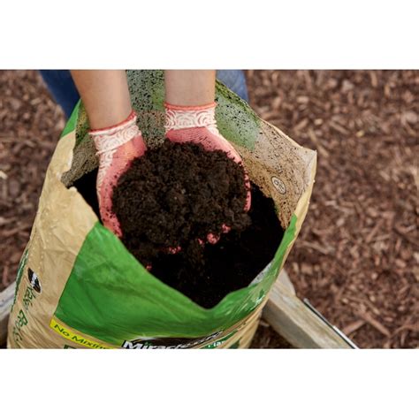 Miracle Gro 15 Cu Ft Organic Raised Bed Soil In The Soil Department At