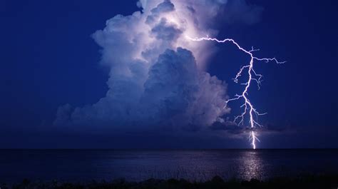 14 Crazy Photos Of Lightning Like Youve Never Seen Before