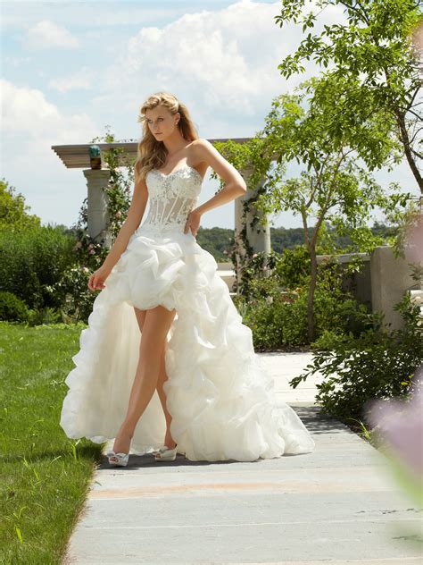 Scarjost are understandably pretty private about their relationship, and as a result, there isn't a whole lot of info about their wedding out there for us to. Top 10 2013 Wedding Dress style - Corset Bodices 4