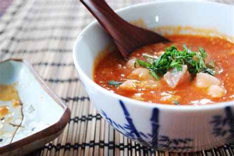 Chinese tomatensoep met kip en zalm recept