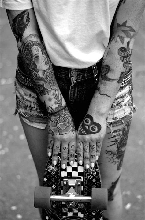 8'd love the way you've toned and shaded this. Black and white photo of tattooed girl, sleeve tattoos # ...