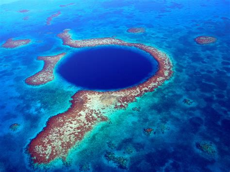 Belizes Great Blue Hole Inside Lighthouse Reef
