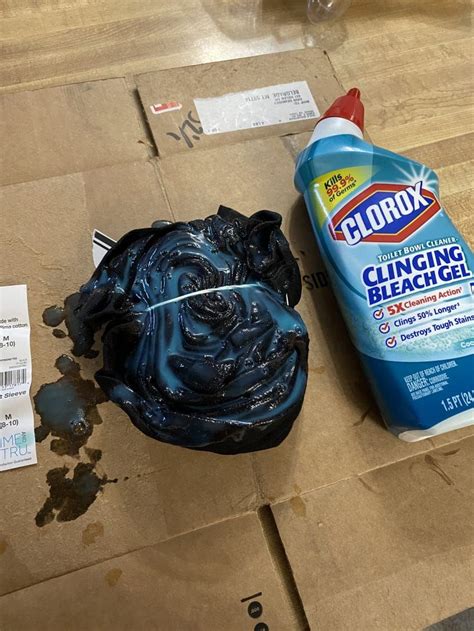 I've never tried diy tie dye with bleach on black clothing and now i'm obsessssed! How to Reverse Tie-Dye with Bleach - LifeStyled by Erin in ...