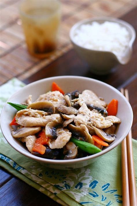 Combine broth, soy sauce, hoisin sauce, rice cooking wine, cornstarch and sugar and set aside. Moo Goo Gai Pan | Easy Delicious Recipes