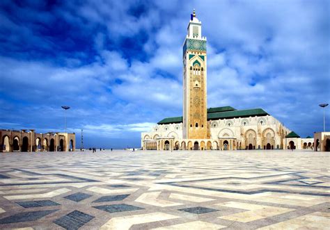 Place moulay el hassan es el monumento más cercano a riad casa blanca. CASABLANCA: UN DESTINO IMPERDIBLE EN MARRUECOS - Joya Life