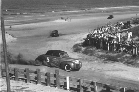 Today's race will be the first laps that the drivers have run at the road course and going by yesterday's xfinity race, it's going to be a race of mistakes. Retrospective>>racing On The Sands Of Daytona - Speedhunters