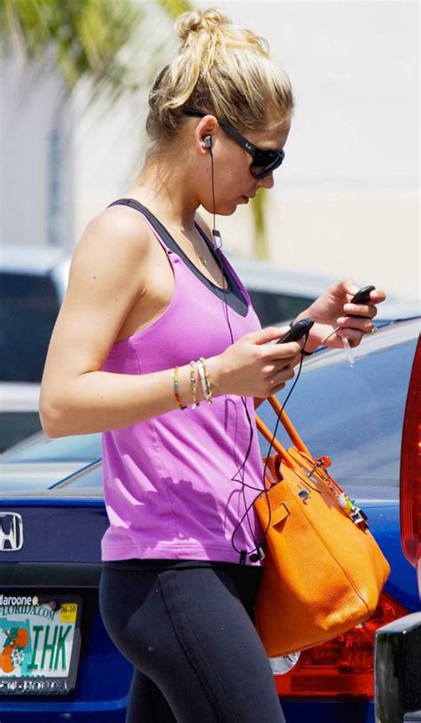 Anna Kournikova Leaving A Gym In Miami Ye Kya Chutiyapa Hai