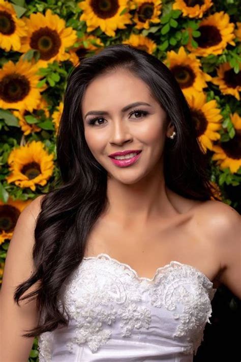 Candidata A Miss Ecuador Pichincha Gabriela Cevallos Rovere Wedding Dresses One
