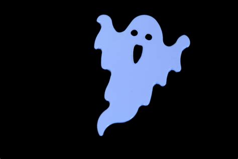 Image Of One Flying Ghost Creepyhalloweenimages