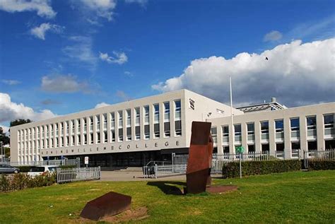 Eind augustus 2014 ben ik begonnen met mijn stage aan het willem ii college in tilburg. PoVo: Koning Willem II College