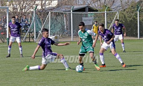 Jun 02, 2021 · la reserva del verde deberá jugar sin su dupla central puesto que el villeguense juan antonini y danilo actis no jugarán ante boca juniors en el encuentro definitorio que se disputará este miércoles, desde las 15 horas, en el estadio florencio solá de banfield. Goleada de la Reserva de Sarmiento - La Verdad Online de ...