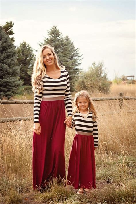 The bond between a mother and a daughter goes so deep commemorating it with beautiful jewelry is very sweet. Top 15 Mother And Daughter Matching Outfits For Every ...