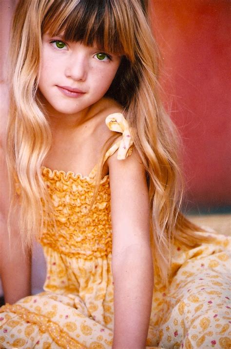 Like and retweet to spread her beauty. BellaNessieCullen's FanFiction: Elizabeth Cullen + Fanvideo