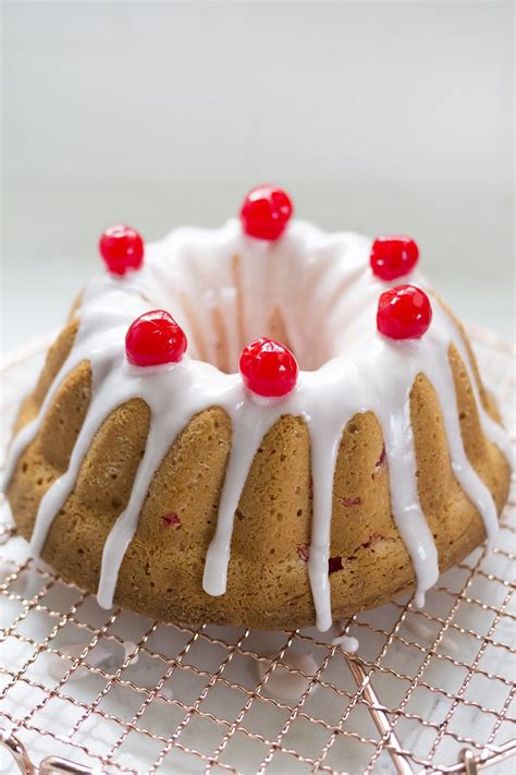 Old Fashioned Cherry Cake Freutcake