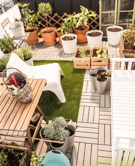 Best of all, picking up a few garden pots let your favorite colorful flowers or gorgeous green plants take root and add beauty to your home. Pin by emanuelazxyw on Small Space | Ikea garden, Ikea outdoor flooring, Rooftop garden