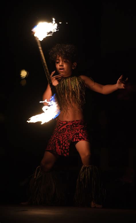 Dancers Are Playing With Fire Literally At Long Beachs Polynesia Festival Press Telegram