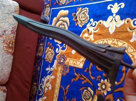 Batu permata, cincin perak,keris,besi lama,syiling lama,tasbih dan gelang teras kayu. Besi,Kayu,Batu dan al-kisah...: Keris kemuning hitam.