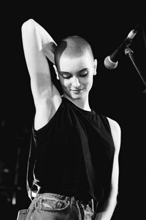 This is to announce my retirement from touring and from working in the record business. Sinead O'connor - Kapsels, Haar en Vrouw