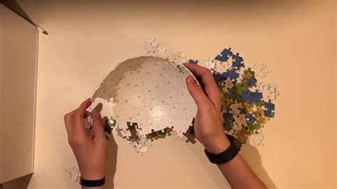 A curved plastic base holds your puzzle globe while your puzzle is being. 3D Globe Puzzel - YouTube