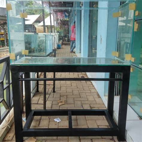 Kamu bisa menemukan penjual meja tv dari seluruh indonesia yang terdekat. Gambar Meja Aquarium Dari Besi - Gambar Furniture