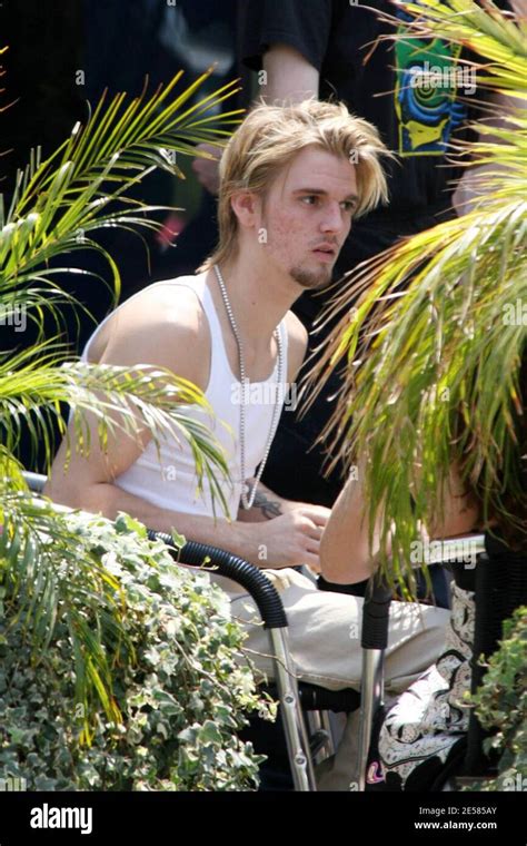 Exclusive Cute Singer Aaron Carter Has Lunch On Mothers Day With Girlfriend Kaci Brown And