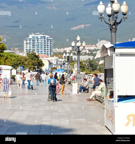 Yalta Russia September 30 2014 People Walking On Promenade In