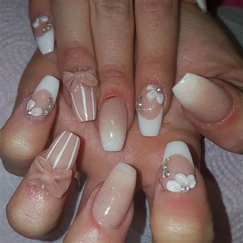 She runs the blog, furious filer, where she gives tutorials on nail these dots will be forming the center of the flower, so place them on your nails accordingly. 19+ Flower Nail Art Designs, Ideas | Design Trends ...