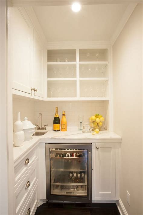 Is it just better to close up the butlers pantry? Small butlers pantry designs