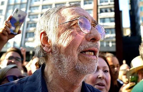 He joined the national comedy. Denunciaron a Luis Brandoni por gritarle asesina a ...