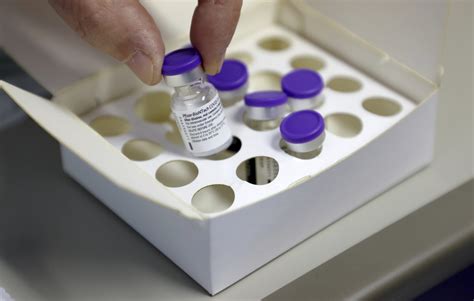The fda's vaccine advisers voted thursday to recommend the agency grant emergency use authorization to pfizer and biontech's coronavirus vaccine. Ecco come l'Italia avrà 5 milioni di dosi in più del ...