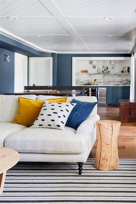 Wall art ideas are all around you. 30 Stylish Family Room Design Ideas - Easy Decorating Tips ...