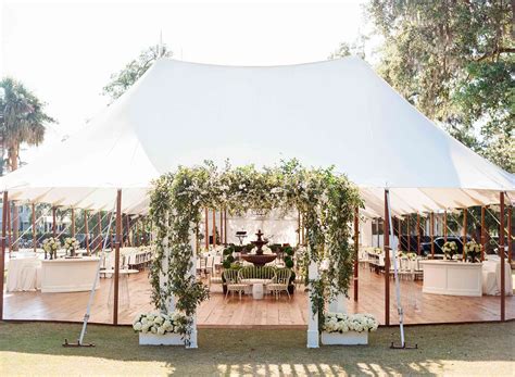 17 Beautiful Wedding Tent Ideas