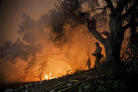 Destructive Deadly California Wildfire Now Largest In State History