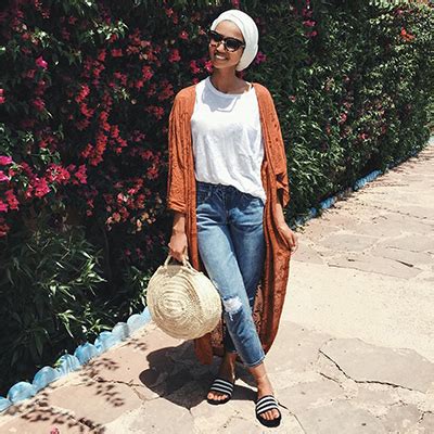 Five Hijab Fashion Tips To Dress Stylishly At The Beach