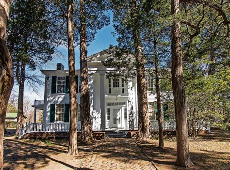 Travel: Pages of history: Walk in authors’ footsteps on the Southern