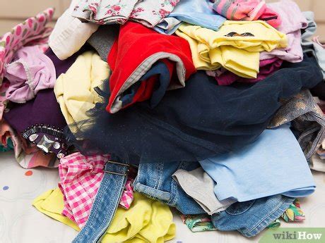 This can vary, but it is a good baseline when thinking about rates and how many movers you need. How to Pack Clothes for Moving (with Pictures) - wikiHow