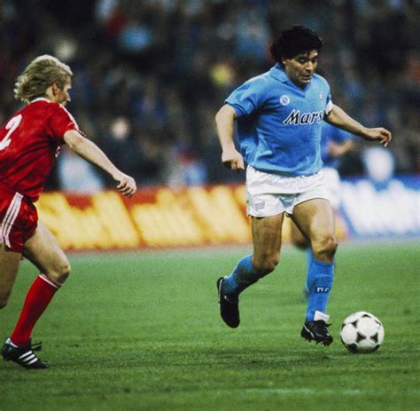 Binnenlandse zaken wil dat veiligheidsagenten de controles doen. Verliebt in Diego Maradona: Vor 30 Jahren spielte er die ...