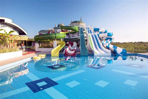 Es hat das qualitätssiegel quality selection 2014 von holidaycheck an land gezogen. 7 Sterne Hotel T?Rkei Lara - qana janiyah
