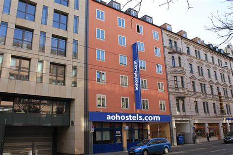 Aufgrund der zentralen lage und der guten anbindung eignet sich das a&o sowohl für die anfahrt mit dem pkw, bahn oder bus als auch für ausflüge in die innenstadt. a&o München Hauptbahnhof