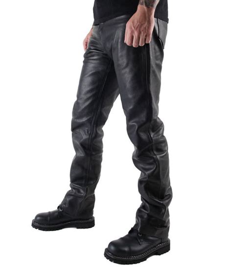 Se, invece, desideri fa risaltare il lato bohémien e informale della tua personalità restando elegante, opta per un pantalone morbido e. pantaloni di pelle da uomo MOTOR - 501 - Metal-shop.IT