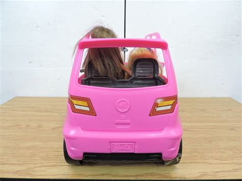 Police Auctions Canada Barbie Car With 5 Assorted Dolls 219376h