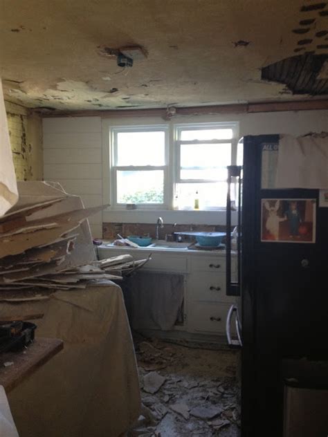 When walls are over 50 feet apart, the ceiling should be examined for bracing requirements • ibc categories d, e and f single layer drywall ceilings are exempt from lateral force bracing. The Cottage Nest: A Brave New Kitchen