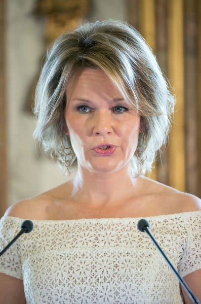 Queen Mathilde delivers the Queen Mathilde Prize 2016 | Newmyroyals & Hollywood Fashion