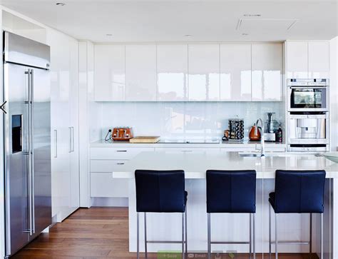 High gloss formica splash | Outdoor kitchen cabinets, High ...