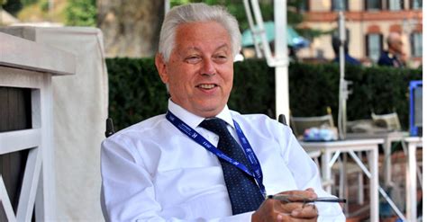 Stefano pessina is a chief executive officer & director at walgreen co., an executive chairman at walgreens boots alliance, inc. Stefano Pessina - Il Sole 24 ORE