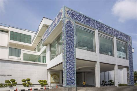 Opened in 1998, the museum has 30,000 sq.m. Discover Islamic Art - Virtual Museum